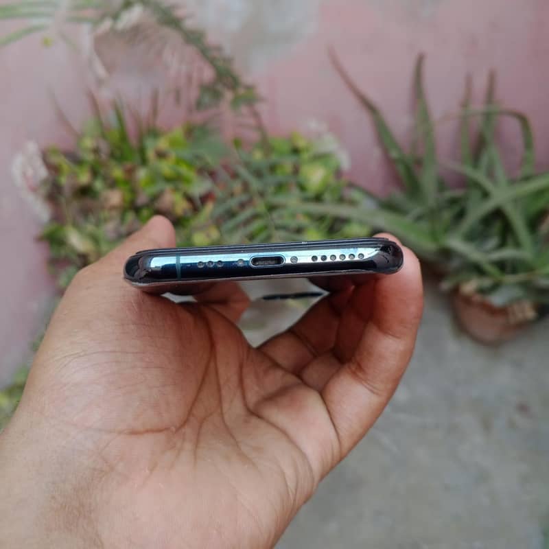 iphone 11 pro 4