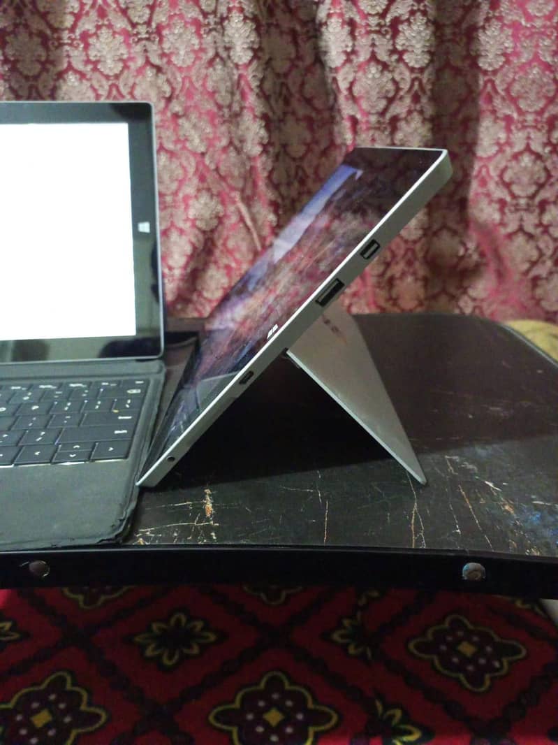 Microsoft Surface 3 Touch screen 3