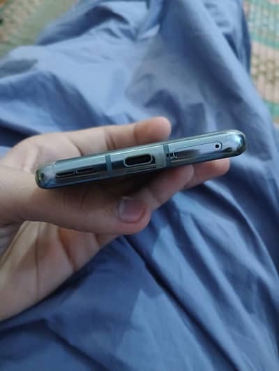 oneplus 10 pro condition good just 1 green line