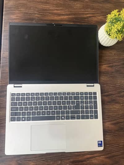 Dell Latitude Pro 16 Plus ultra 5 heavy laptop wevdvv