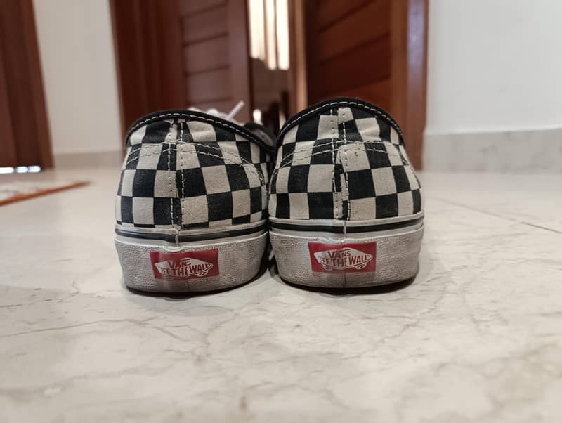 Vans - Checkered 0