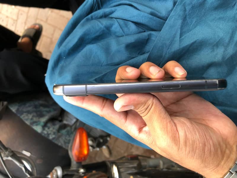 Google pixel 8a 4