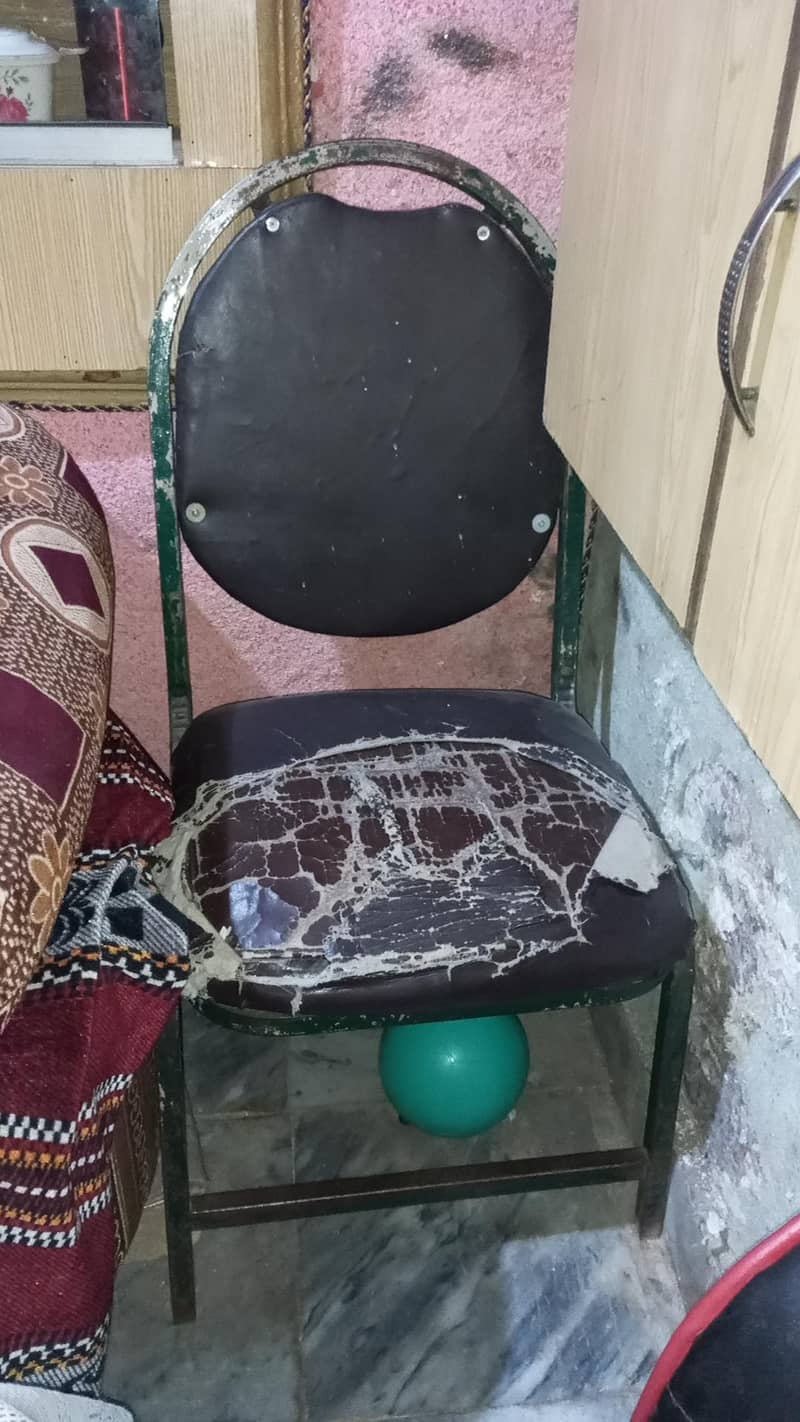 chair  0