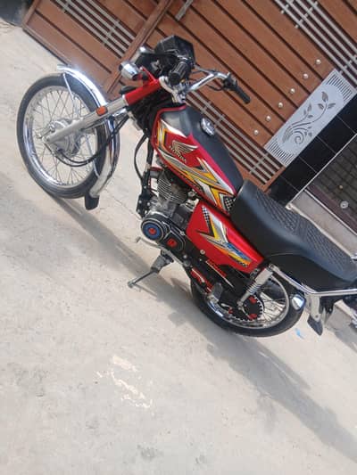 price final 2045/25 Model Honda 125 good condition All ok