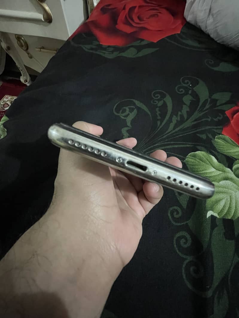 Iphone X 4
