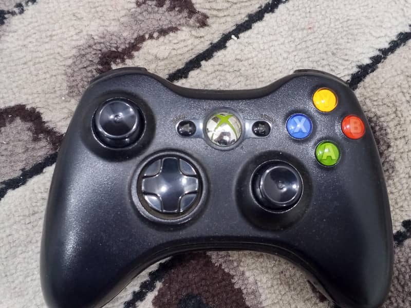 X BOX 360 WITH ONE CONTROLLER  2