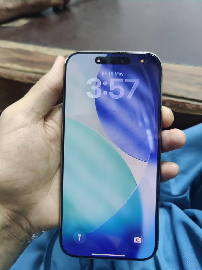 iphone 16 pro max 4