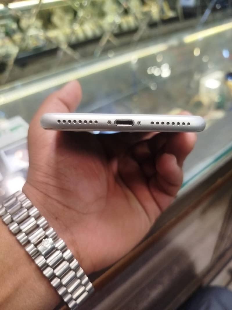 iPhone 8 plus 4