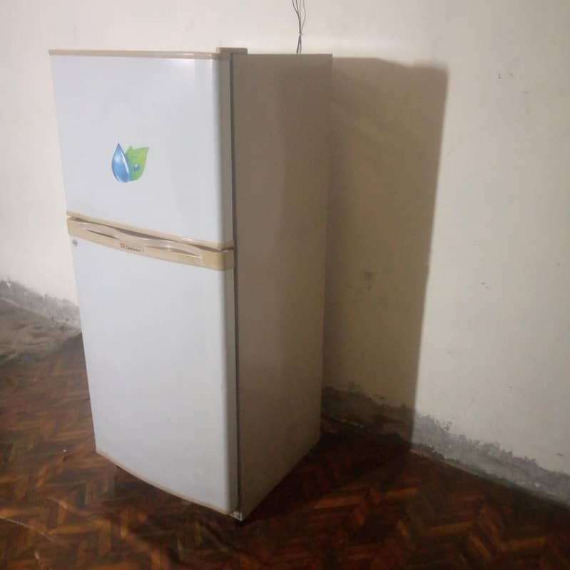 Fridge Dawlance 3