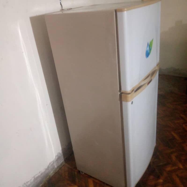 Fridge Dawlance 4