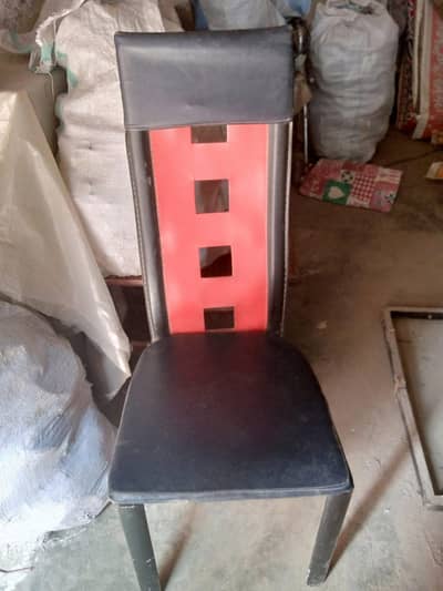 Chairs And Tabel
