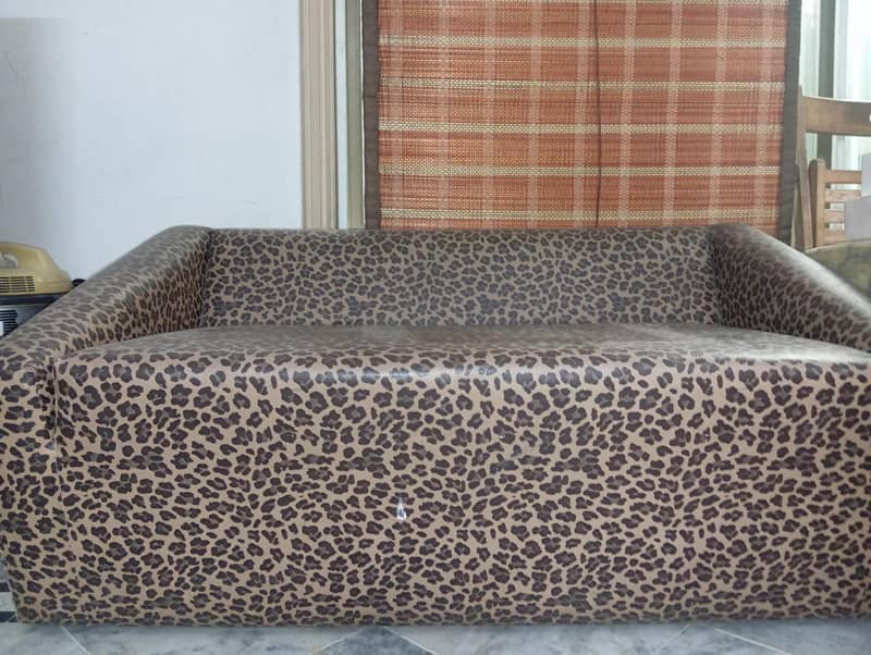 Box seater sofa 0
