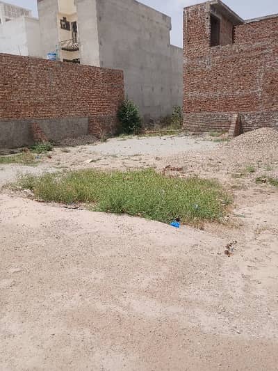 Spacious 7 Marla Residential Plot Available For sale In Bahadurpur