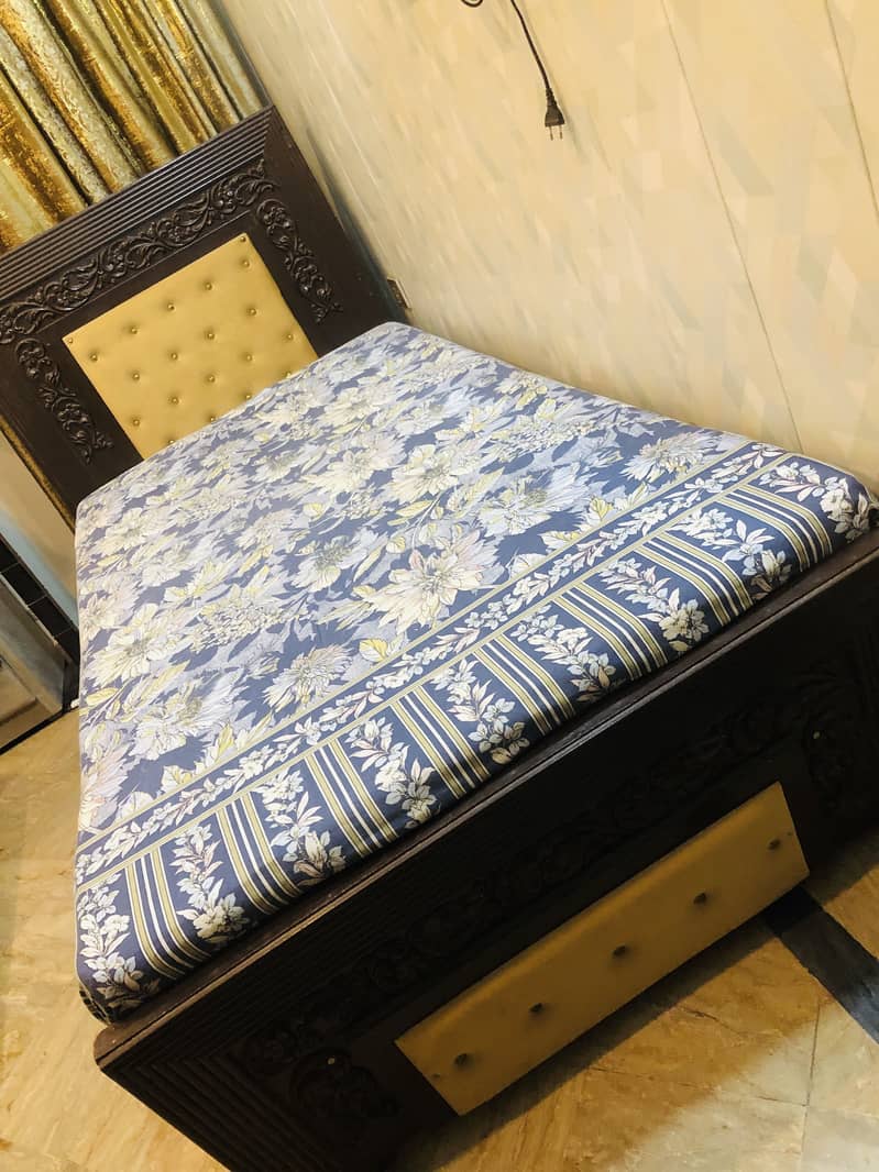 Single bed 0