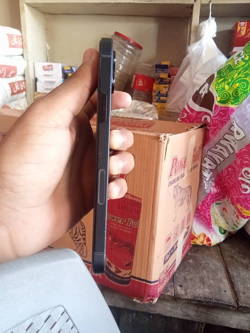 Apple iPhone 12 5
