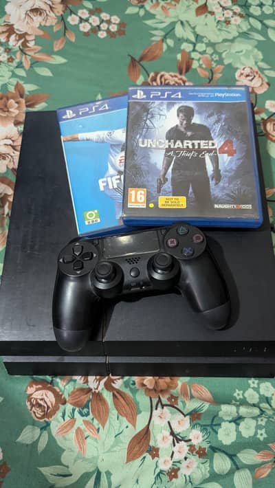 PS4 far seald with one controller and 3 Cds