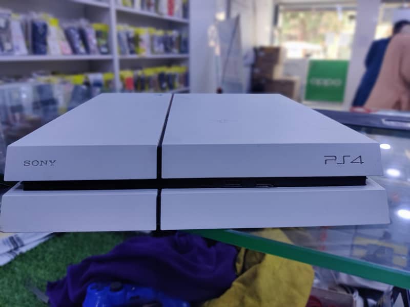 PS4 Gaming Console Complete Set 3
