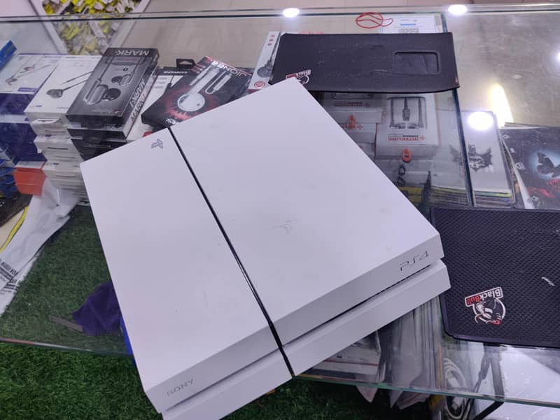 PS4 Gaming Console Complete Set 7