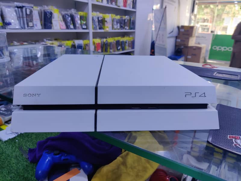 PS4 Gaming Console Complete Set 8