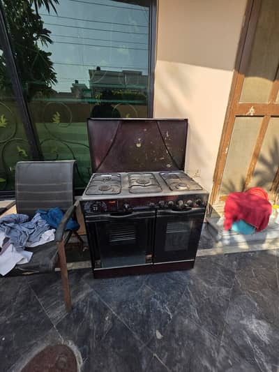 Old Cooking range with 5 stoves and two ovens