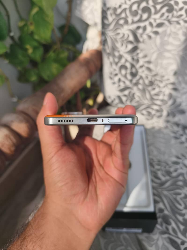 OnePlus Ace 5 14