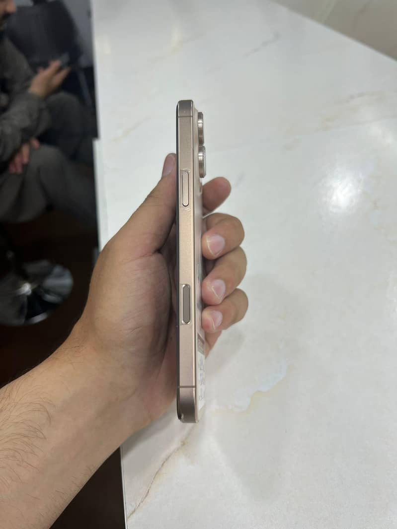 iphone 16pro max 2