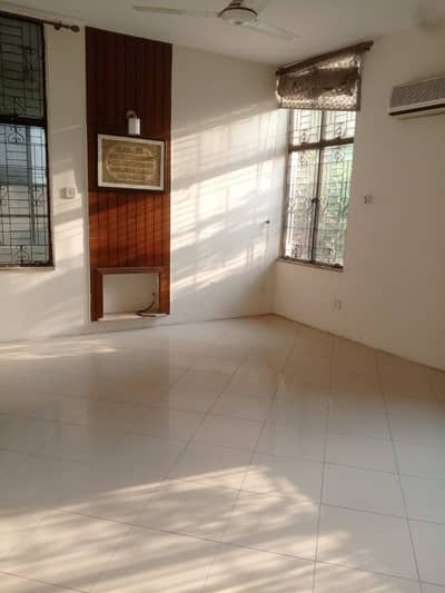 2 Kanal Lower Portion Independent Available For Rent In Nisar Colony.