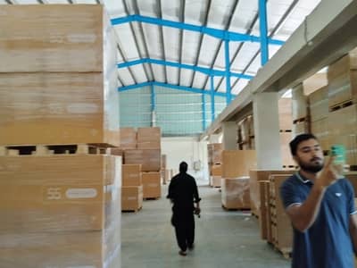 Warehouse 20000 sqfeet roof height 25 feet For Rent