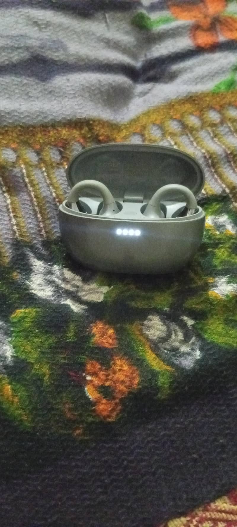 earbuds 1