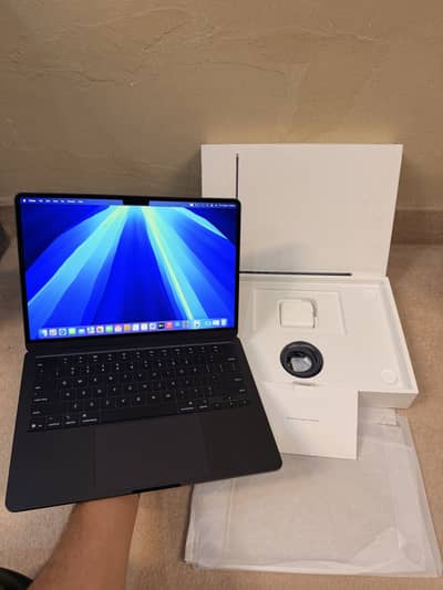 Macbook Air M4 - 13inch - 16/256 - Brand new - Midnight