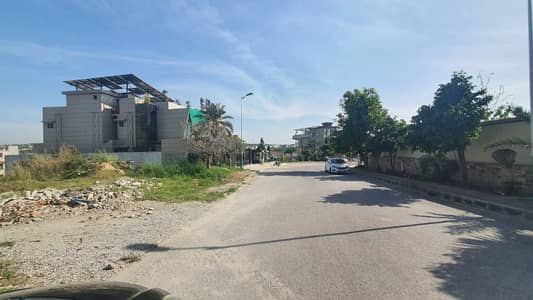 Hight View / Back View / Wide Street / 600 sq yards / For Sale / Bahria Intellectual / Rawalpindi Plot For Sale