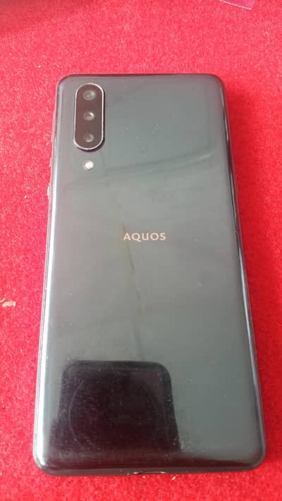 aquos r5g