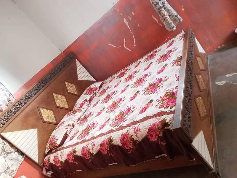 bed + almari 4