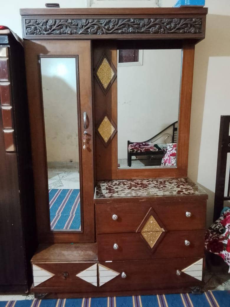 bed + almari 5