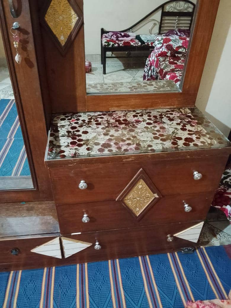 bed + almari 6