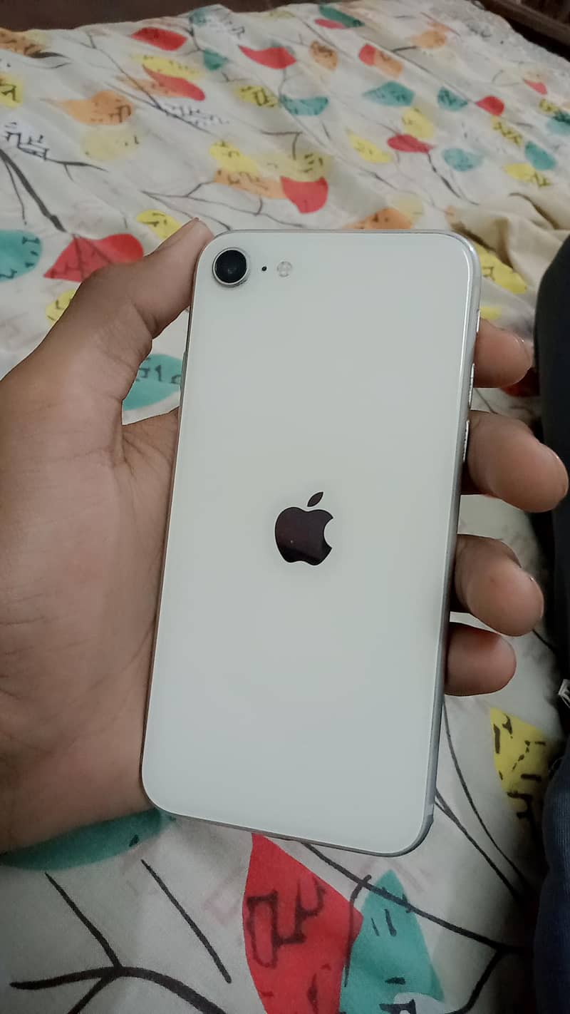 IPHONE SE 2 GENERATION 0