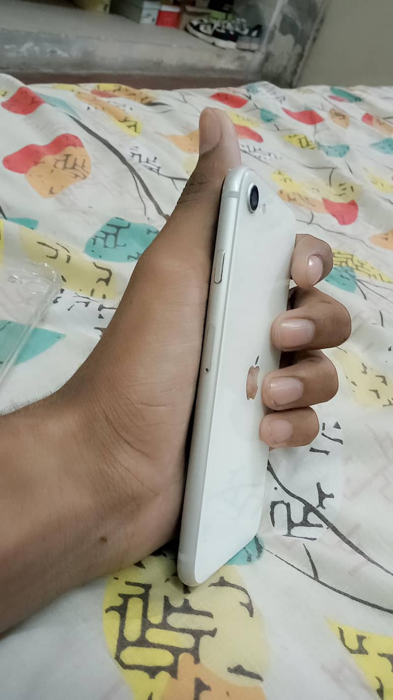 IPHONE SE 2 GENERATION 2