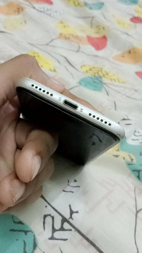 IPHONE SE 2 GENERATION 3