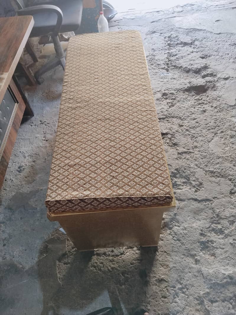 stool 0