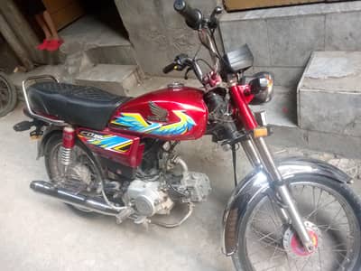 Satlug Bike 70cc  condition 10/8 engine All ok no nosie