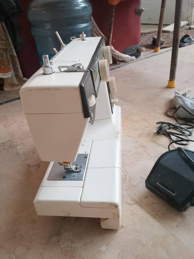 sewing machine  janome 2
