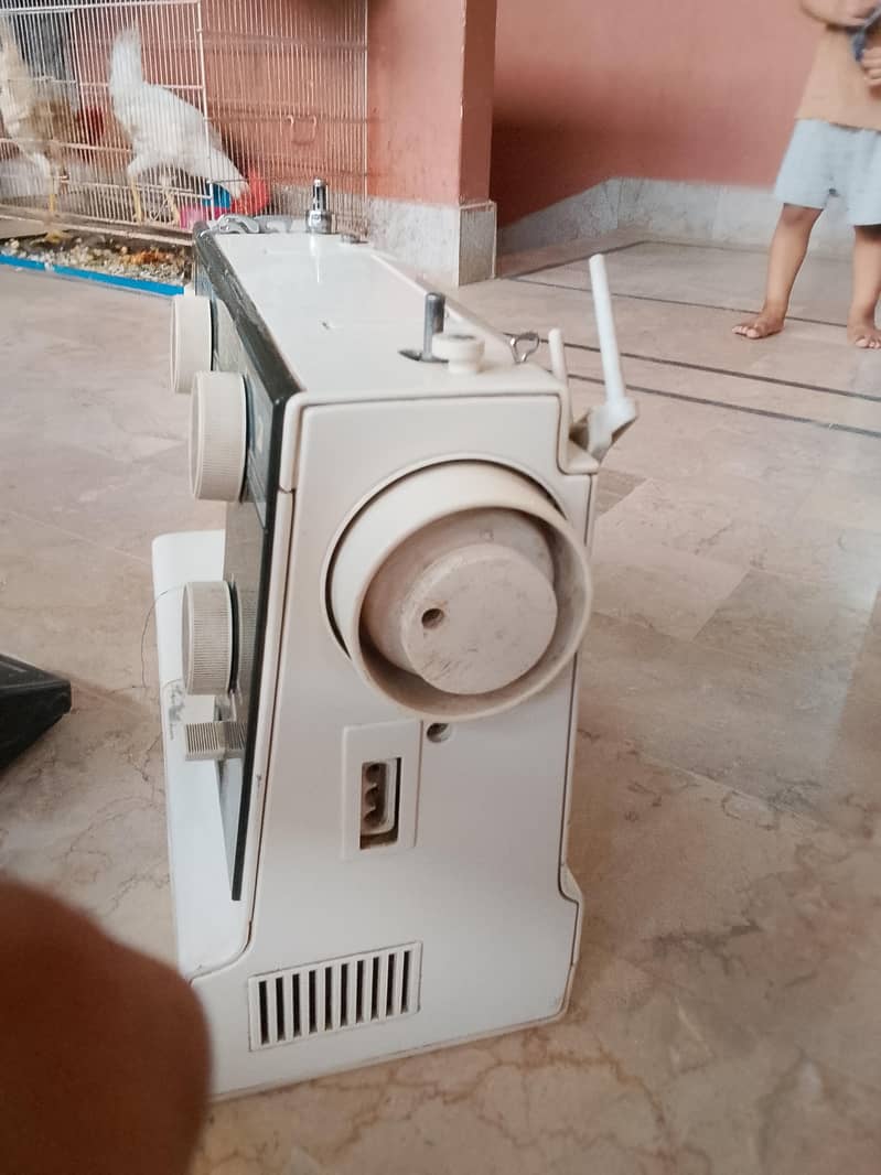 sewing machine  janome 4