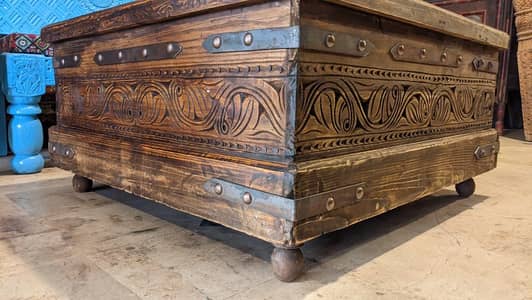 panted swati table