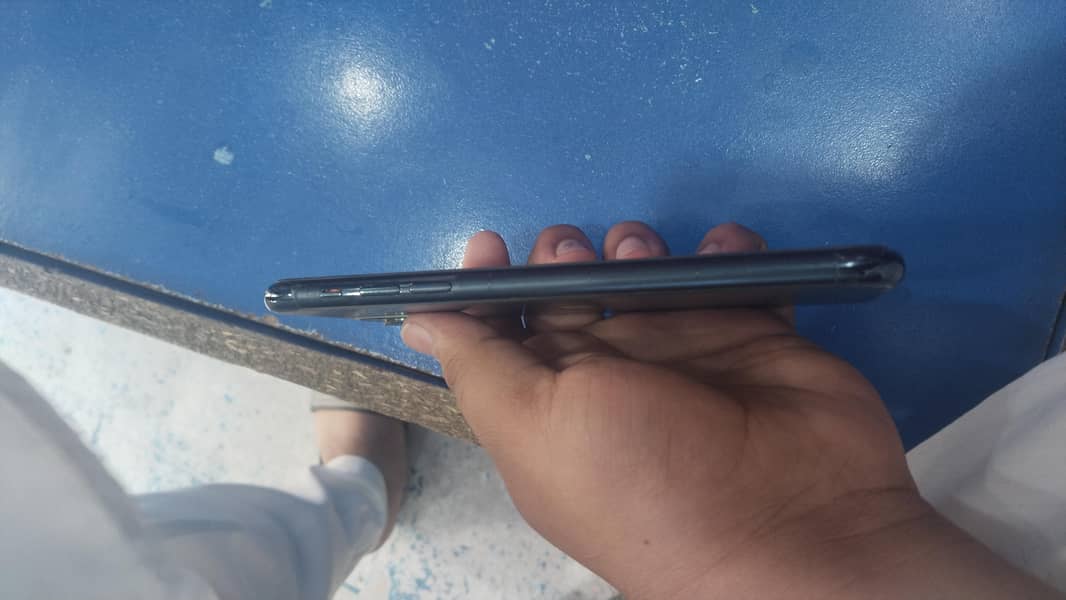 iphone 11 pro max 2