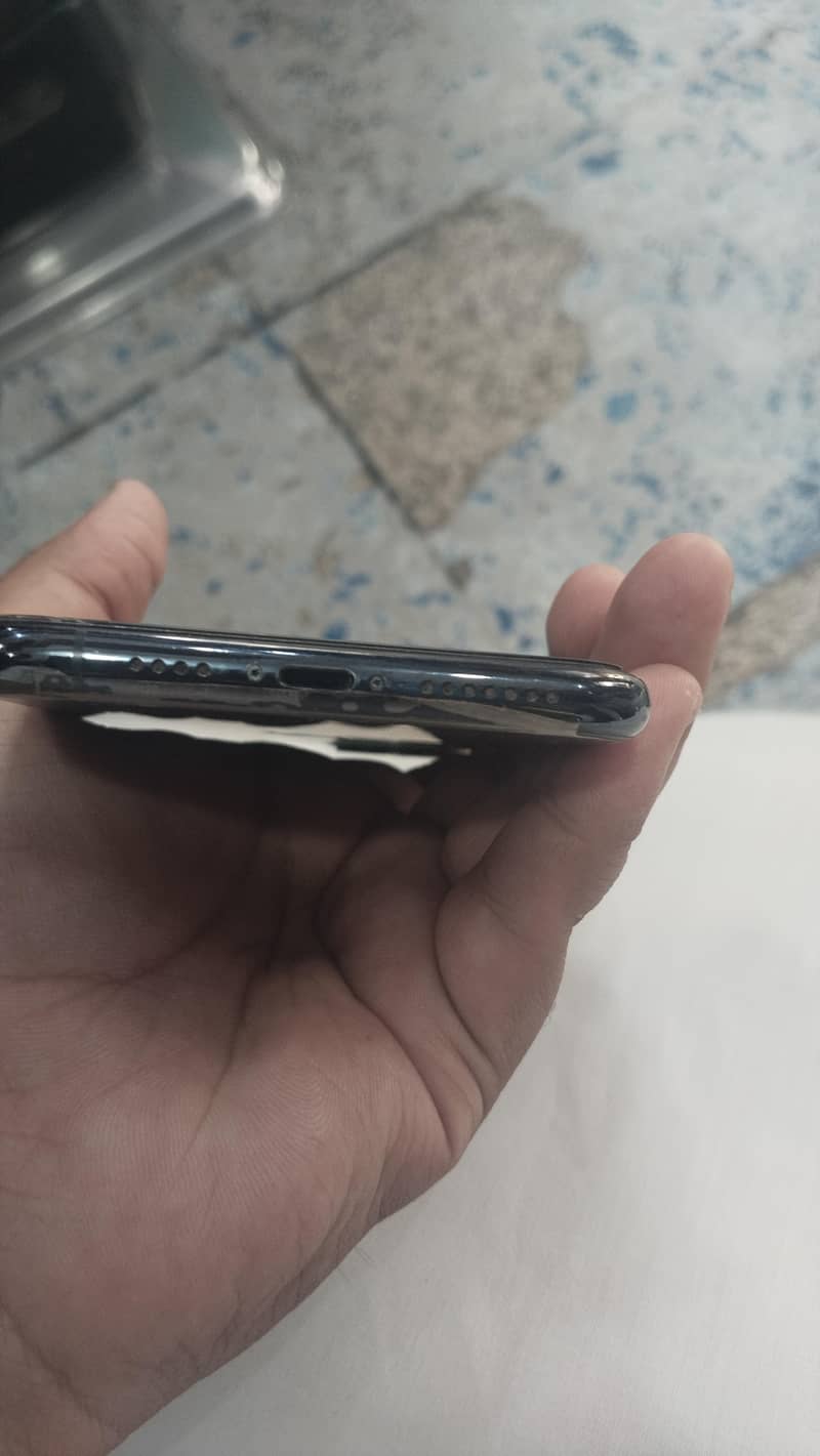 iphone 11 pro max 3