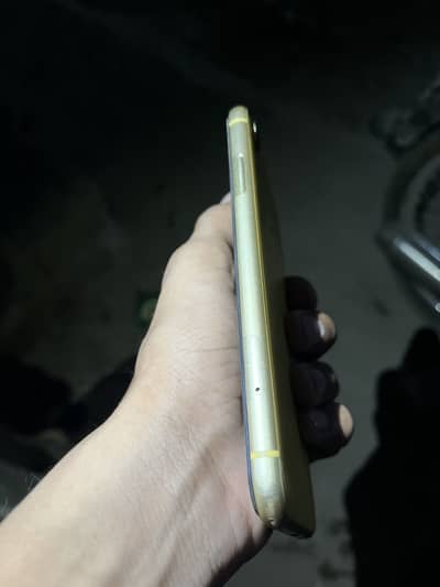 IPHONE XR OFFICIAL PTA APPROVED. .