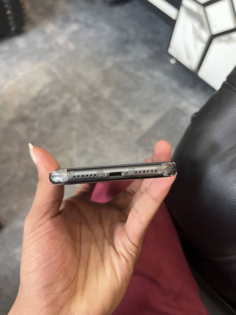 iPhone 11 1