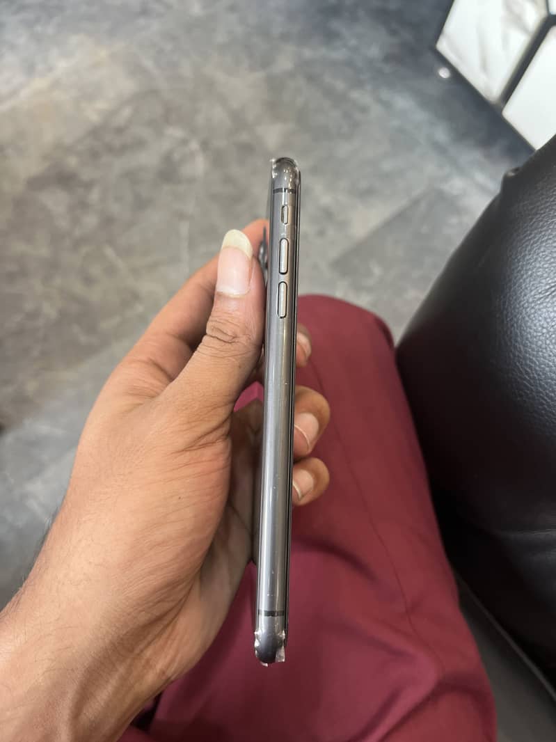 iPhone 11 2