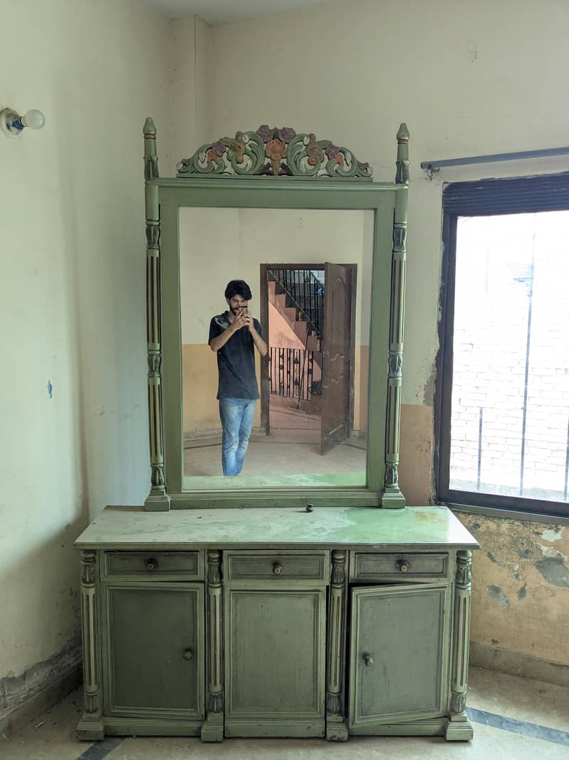 dressing table with mirror 0