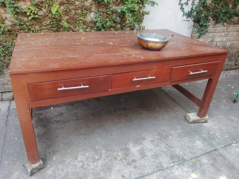 solid wooden table 0